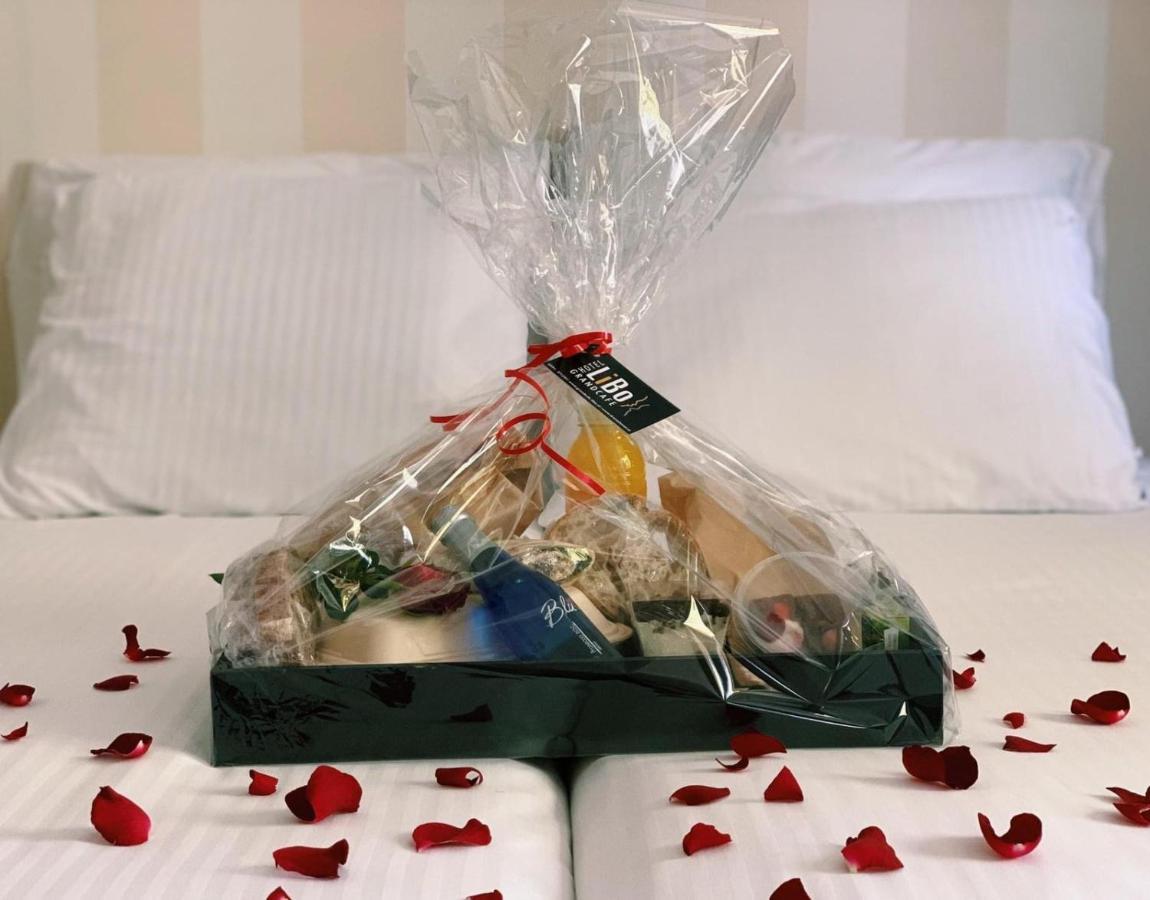 Hotel & Grandcafe Libo Aalden ภายนอก รูปภาพ